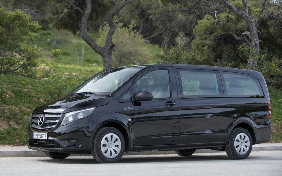 to-νέο-mercedes-benz-vito-tourer-dark-edition-για-την-ελληνική-αγορά-2188137