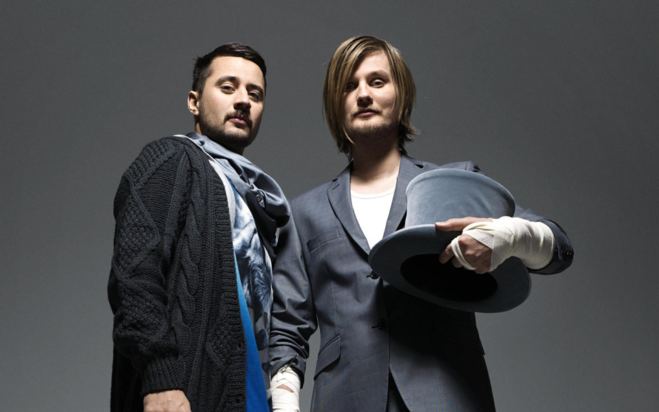 χορεύοντας-στην-πλατεία-νερού-2193219