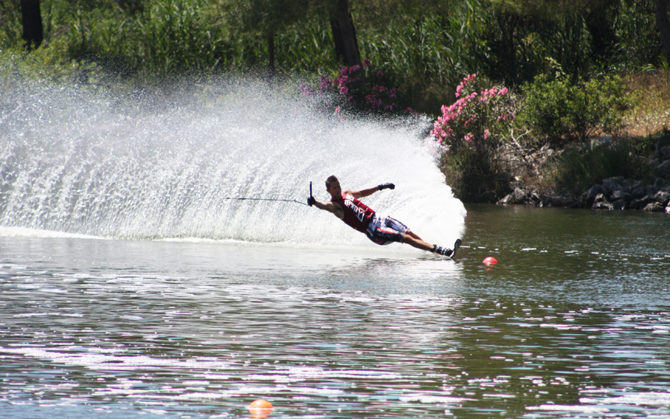 σκι-εθιστικό-σπορ-αδρεναλίνης-και-ταχ-2193303