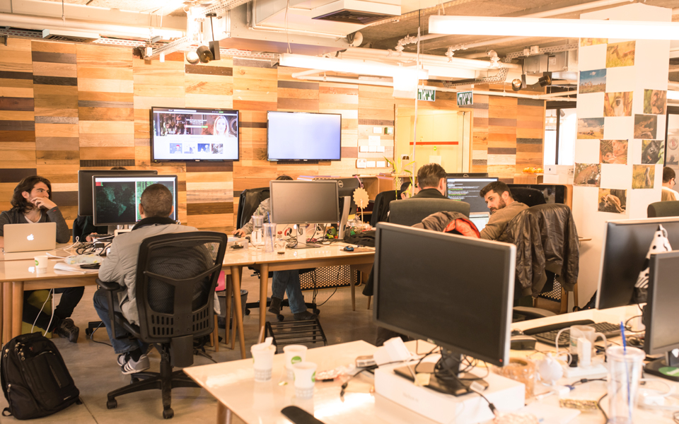 οι-millennials-χτίζουν-τη-νέα-οριζόντια-οικονομ-2193951