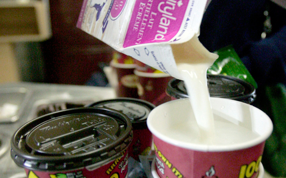 γαλακτομικά-χαμηλών-λιπαρών-συνδέον-2194150