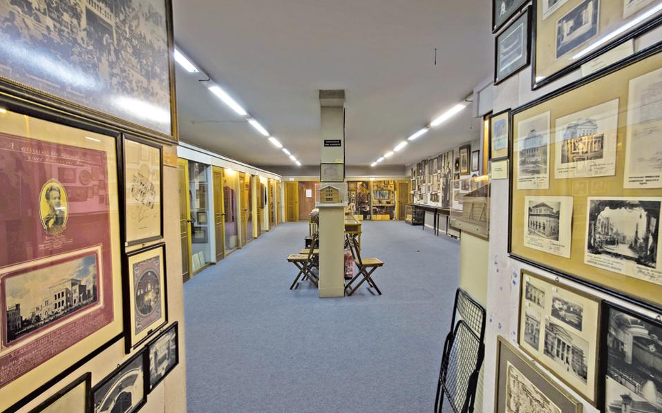 το-κοστούμι-της-κάλλας-και-τα-φράγκα-2197375