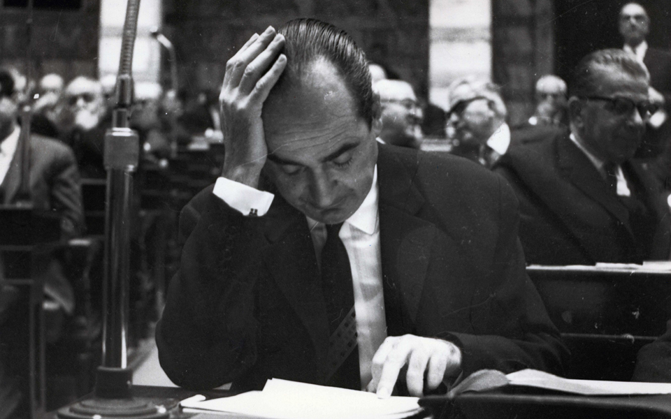 κωνσταντίνος-μητσοτάκης-προσηλωμέν-2193308