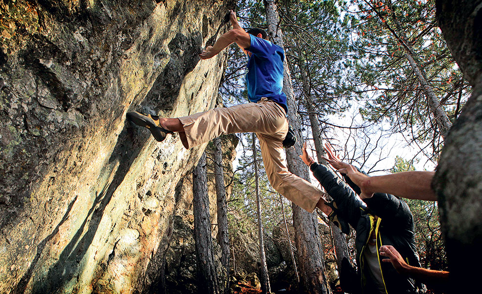 βέρμιο-με-ένα-ξινόμαυρο-στο-ξέφωτο-2197048