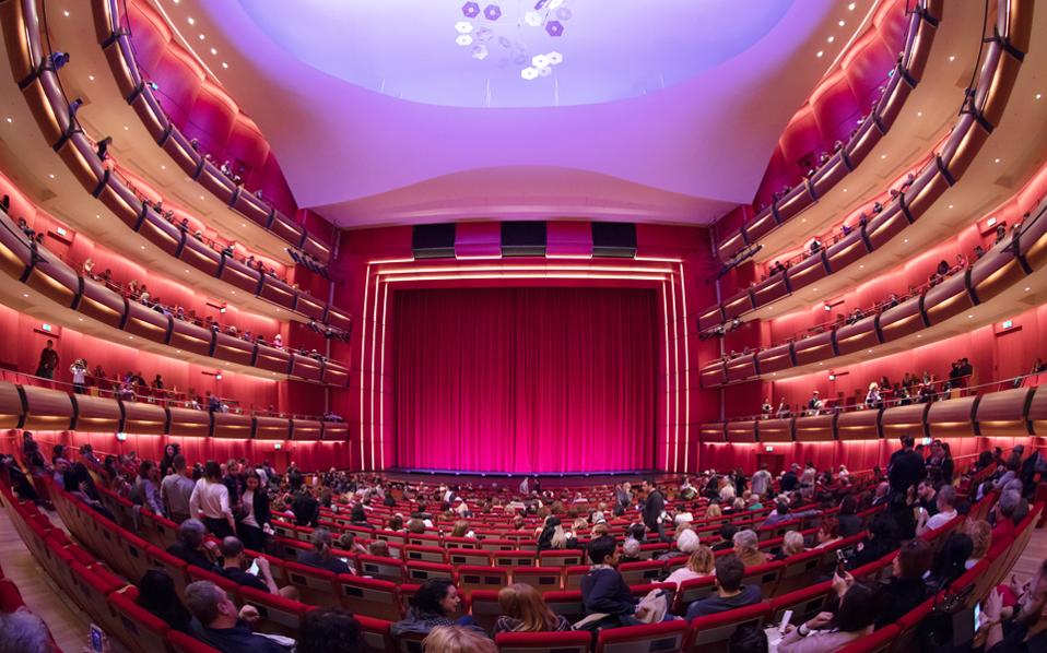 το-μπαλέτο-ε-λ-σ-σε-ποικίλα-τοπια-2197541