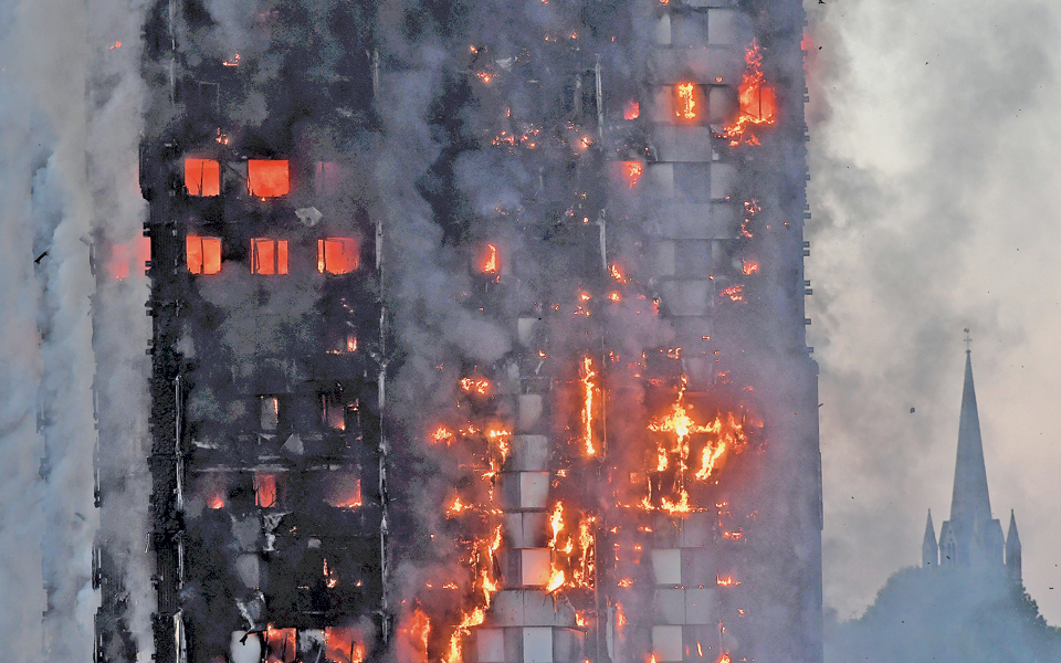 τραγωδία-σε-φλεγόμενο-ουρανοξύστη-στ-2195089