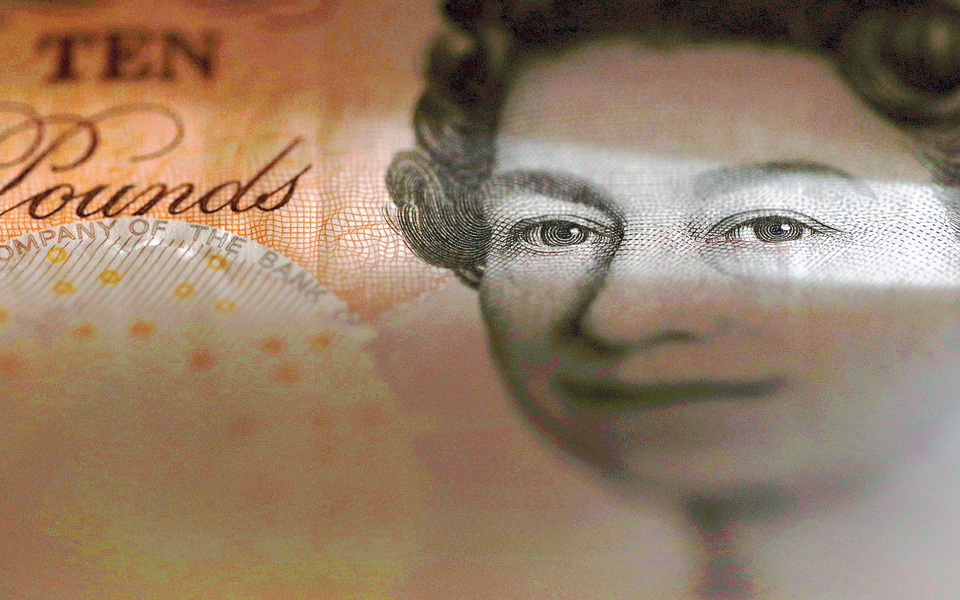 απώλειες-για-τη-στερλίνα-μετά-τις-εκλο-2194367