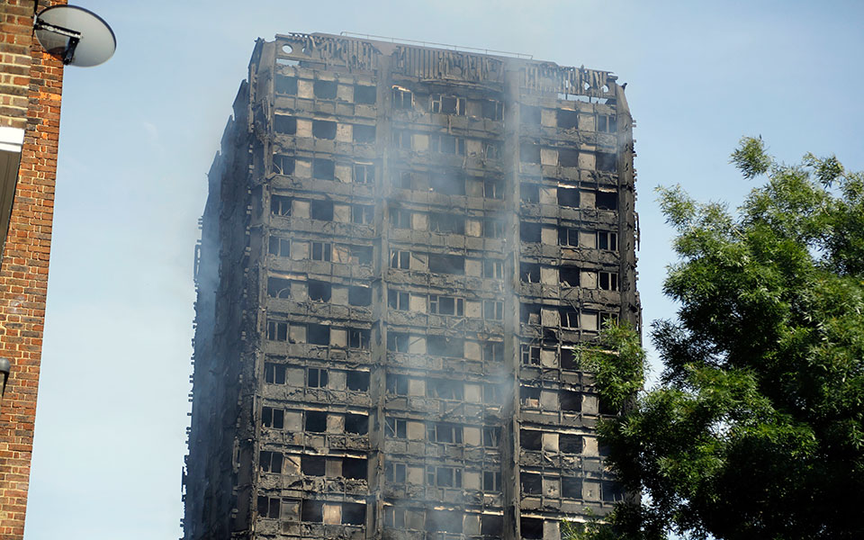 λονδίνο-τουλάχιστον-12-νεκροί-και-πολλο-2195064