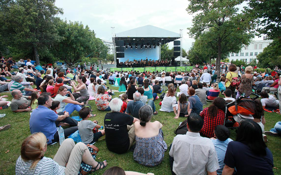 μουσικές-διακοπές-στα-γρασίδια-του-με-2196273