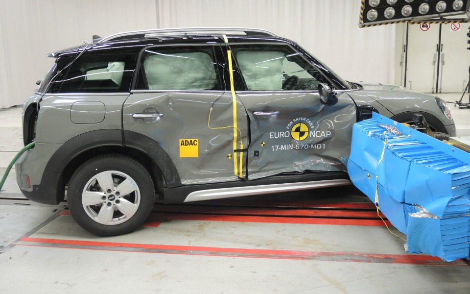 νέο-mini-countryman-με-5-αστέρια-στο-euro-ncap-2194536