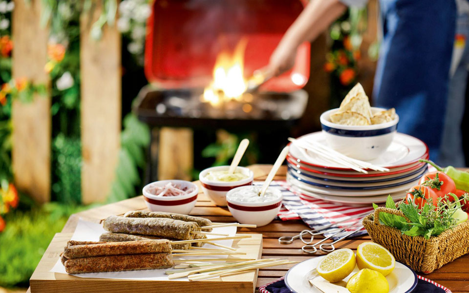 φτιάχνοντας-κεμπάπ-2193593