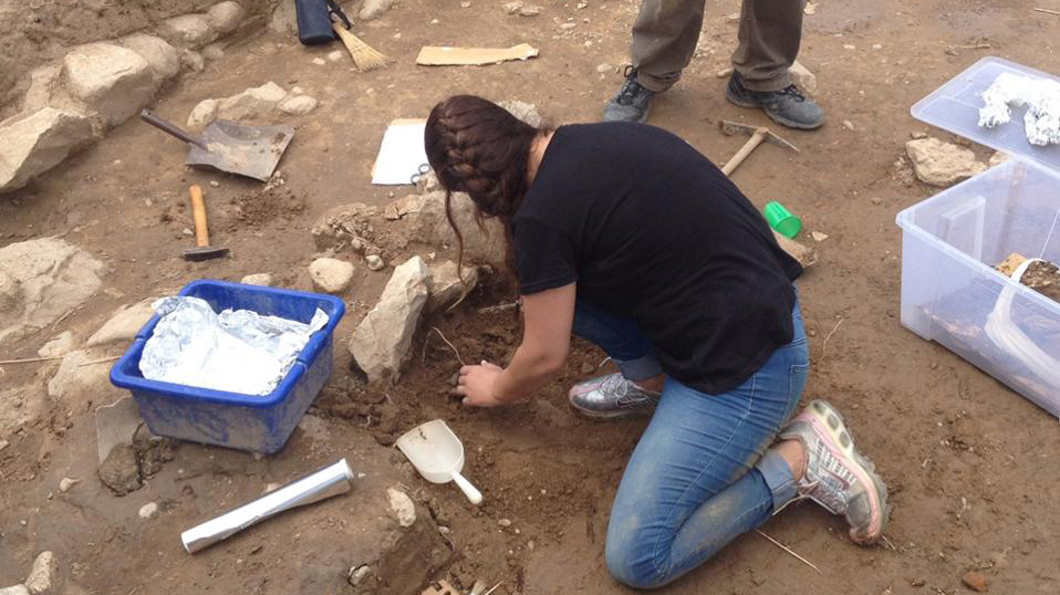 τα-μυστικά-μιας-ανασκαφής-360-vr-video-2196985