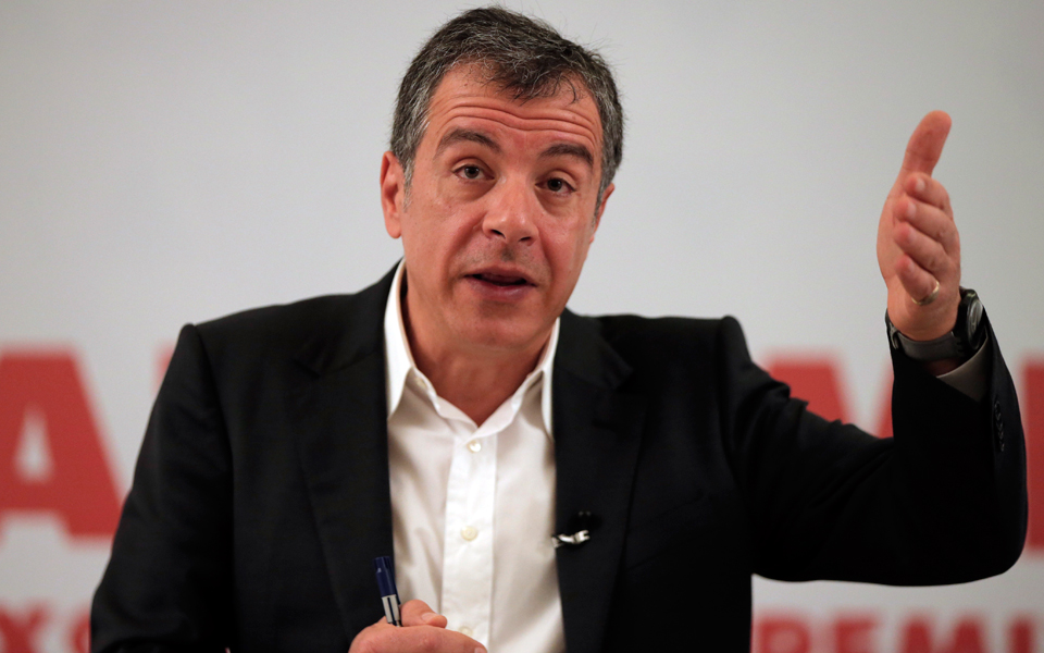 στ-θεοδωράκης-στην-κ-εχω-μια-συμβουλή-2196836