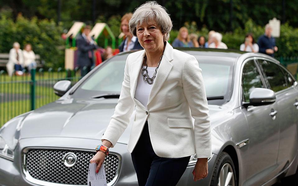 βρετανία-αναστέλλονται-οι-προεκλογι-2193434