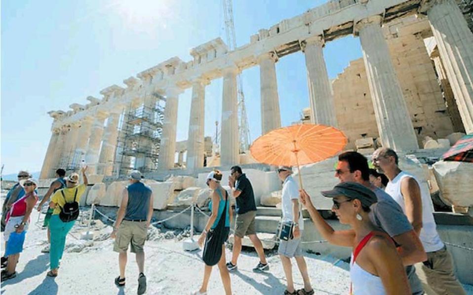 βρετανοί-και-γερμανοί-κρίνουν-τη-φετι-2193183