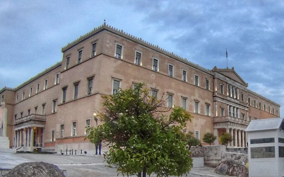 παιχνίδια-με-το-σύνταγμα-από-το-μαξίμο-2196524