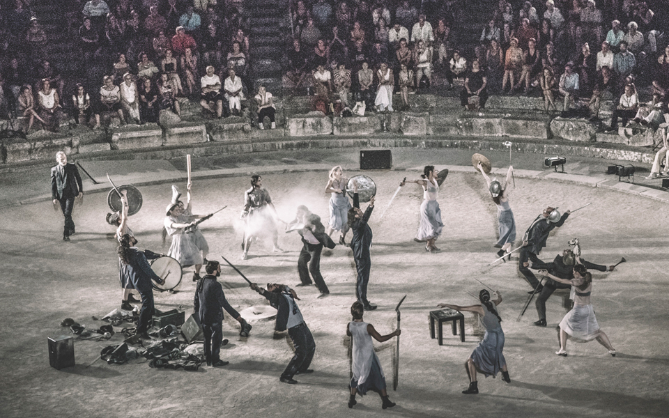 μπλόκο-στο-φεστιβάλ-αθηνών-από-συμβασ-2198263