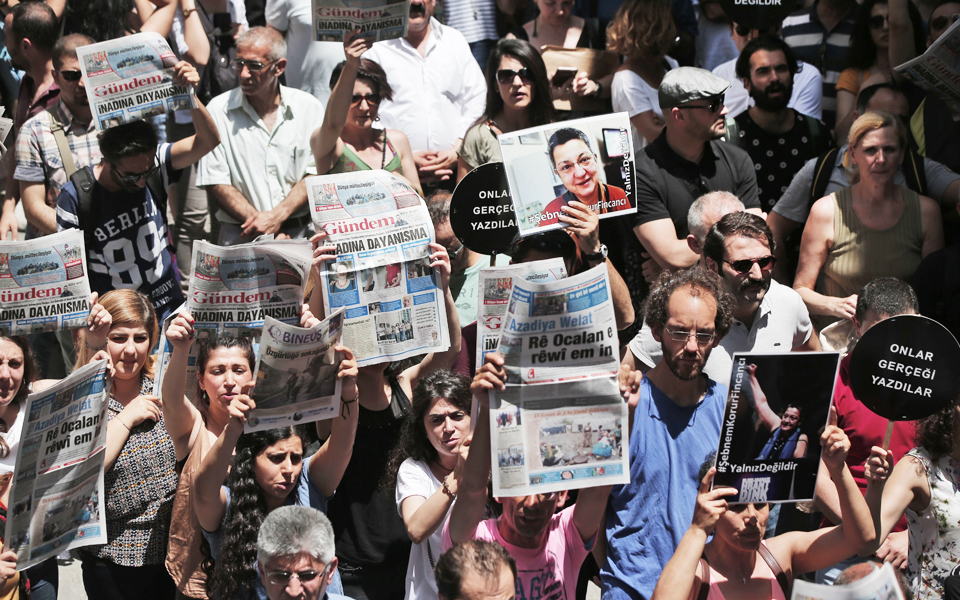 άποψη-ελπίδα-ή-διχασμός-2199837