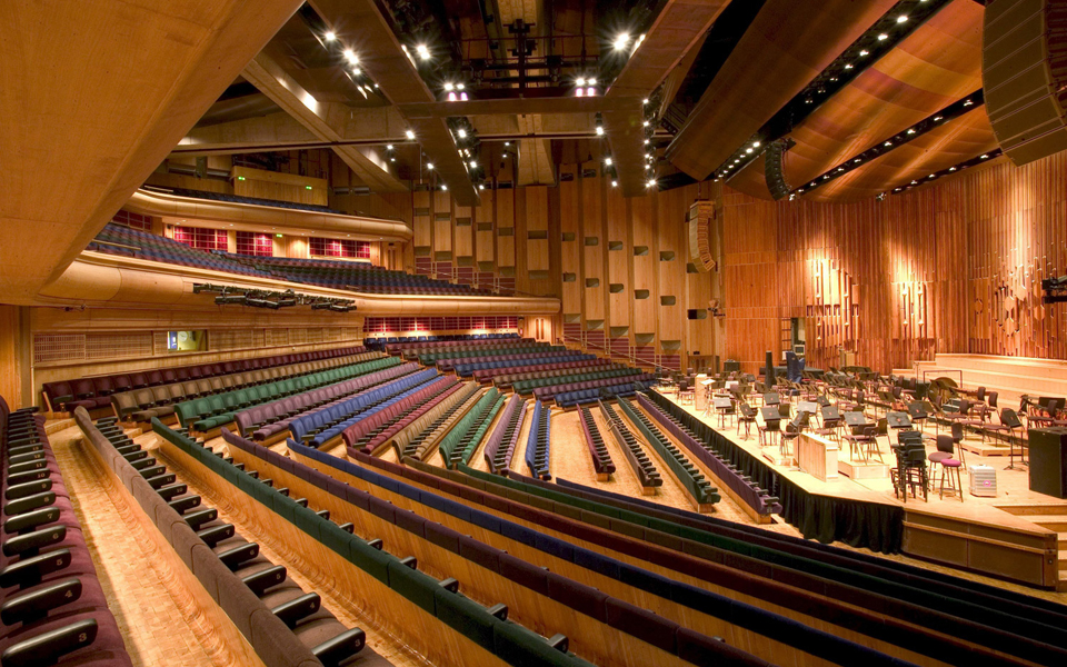 oι-μνηστήρες-του-νέου-συναυλιακού-με-2200094