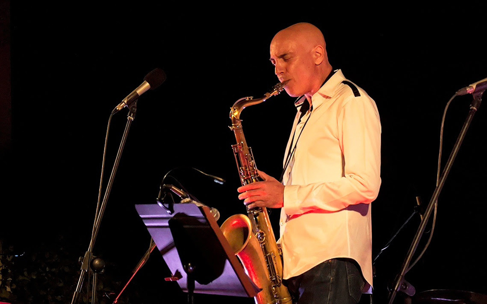 δ-βασιλάκης-e-cohen-μαζί-επί-σκηνής-2200097