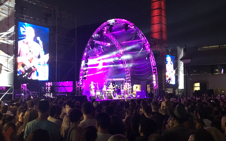 σφυρίγματα-και-οθόνες-στην-τεχνόπολ-2200070