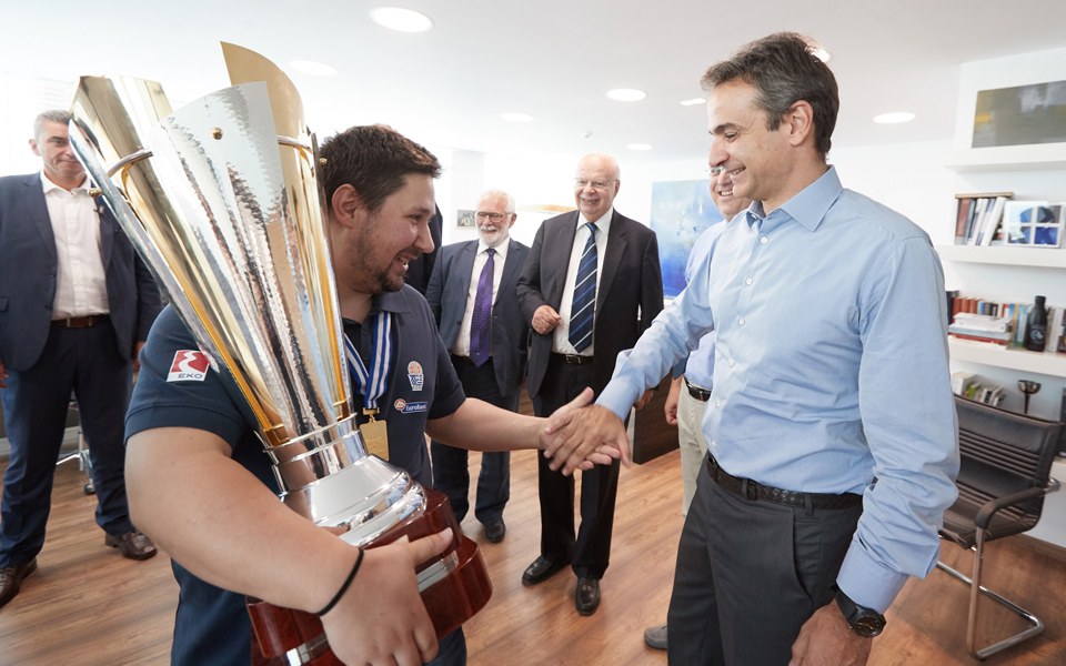 ν-δ-eπιστροφή-στο-παρελθόν-2201836