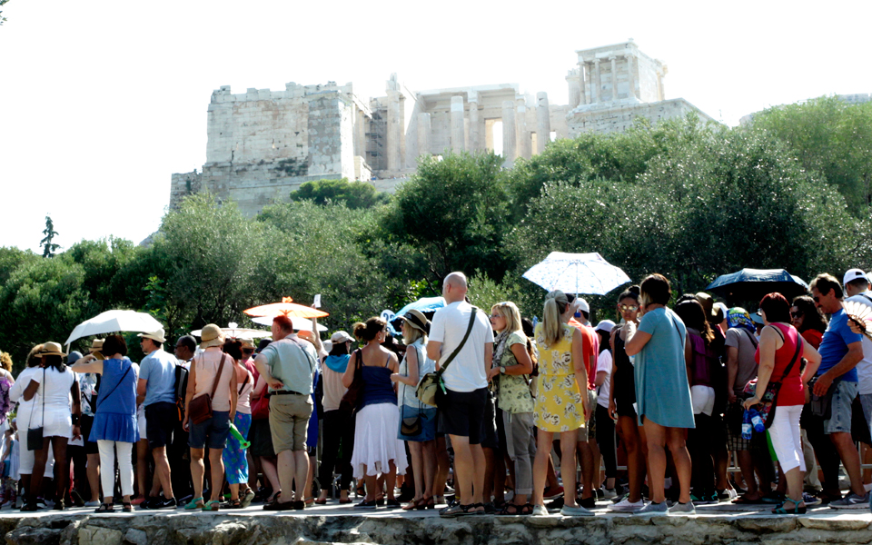 συνεχίζεται-η-τρικυμία-στο-υπουργεί-2201792