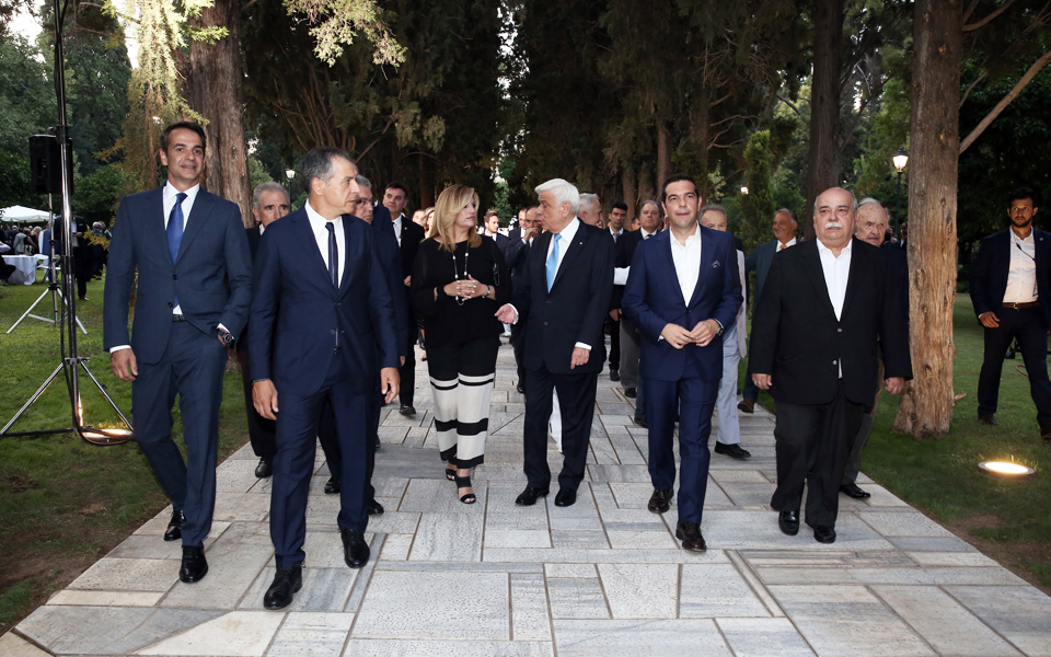 λαμπρή-η-δεξίωση-στο-προεδρικό-μέγαρο-2201911