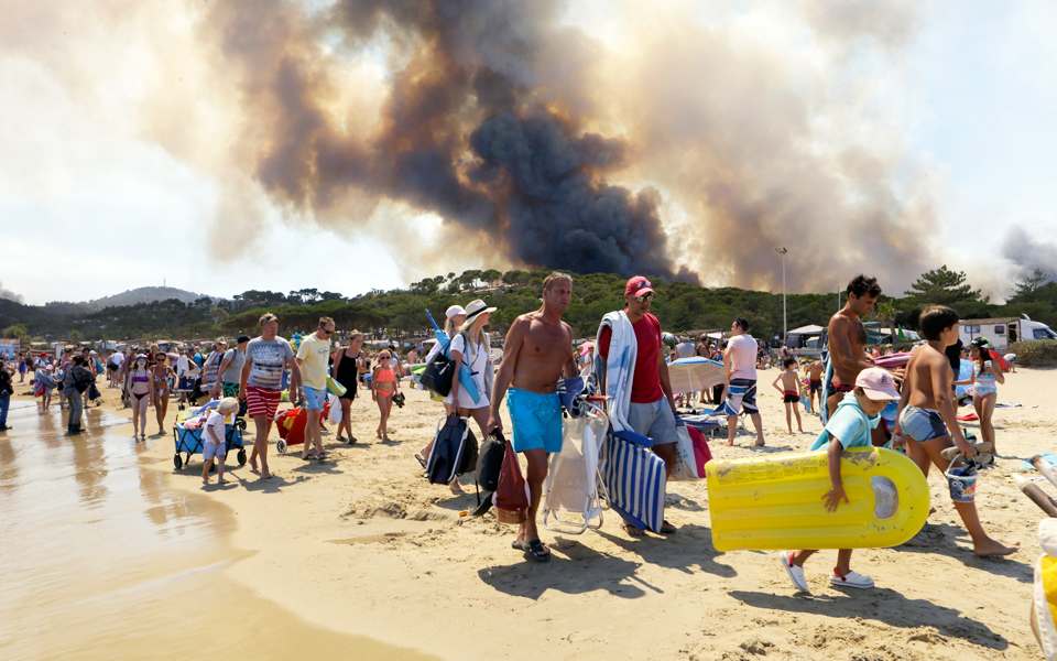 γαλλία-12-000-εκτοπισμένοι-λόγω-πυρκαγιών-2202017