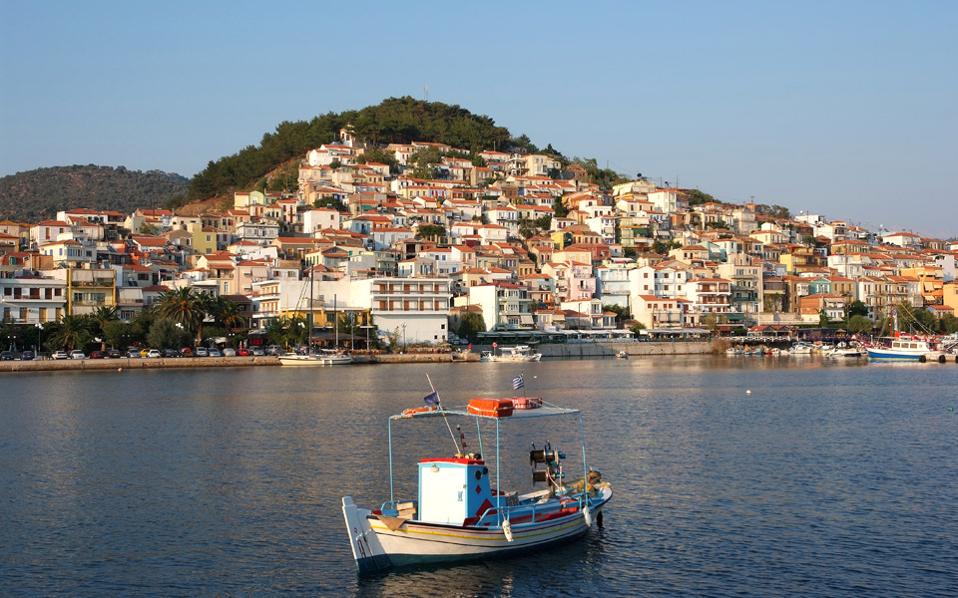 μια-νομαδική-γκαλερί-από-τη-λέσβο-2202297