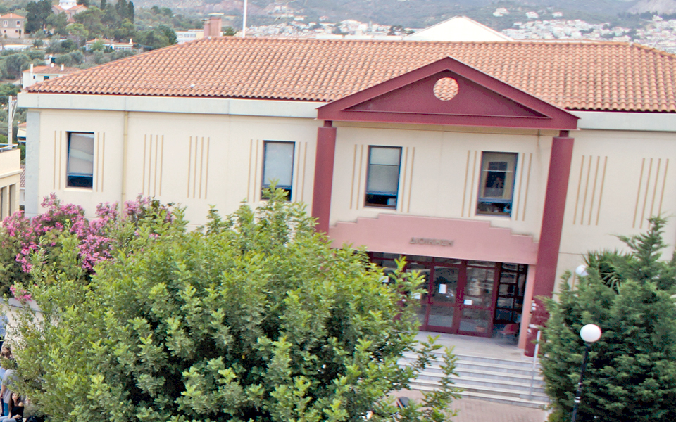 αλλος-για-σάμο-τράβηξε-κι-άλλος-για-σύρ-2202300