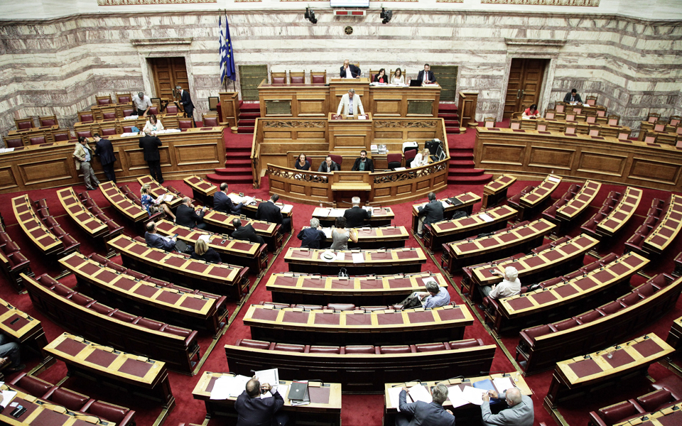 τσουνάμι-τροπολογιών-από-την-κυβέρ-2202213