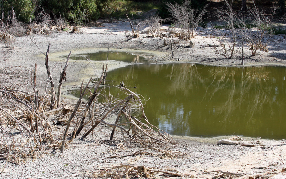 το-έδαφος-της-κύπρου-στεγνώνει-επικίν-2202582