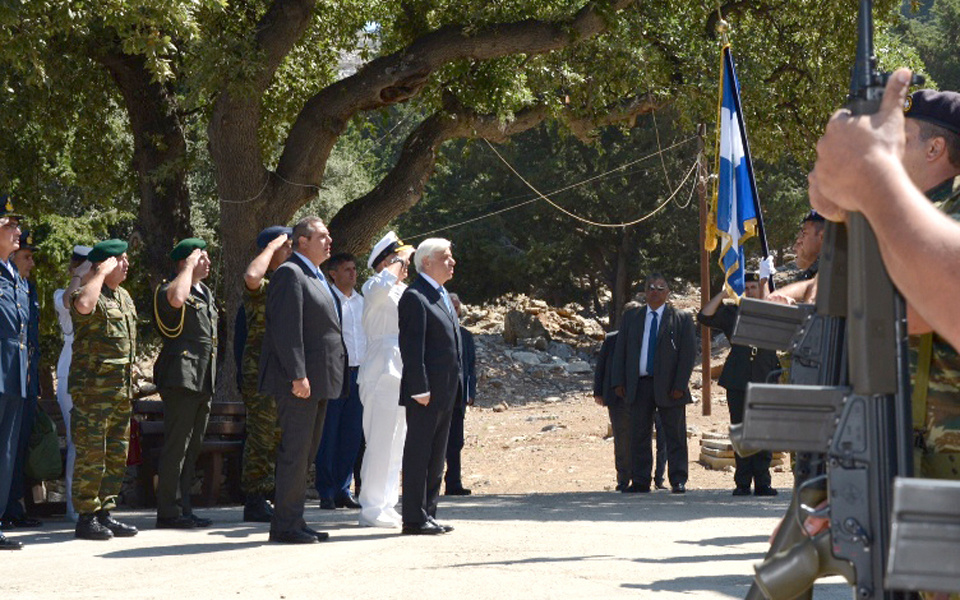 παρενόχληση-του-σινούκ-με-παυλόπουλο-2200707