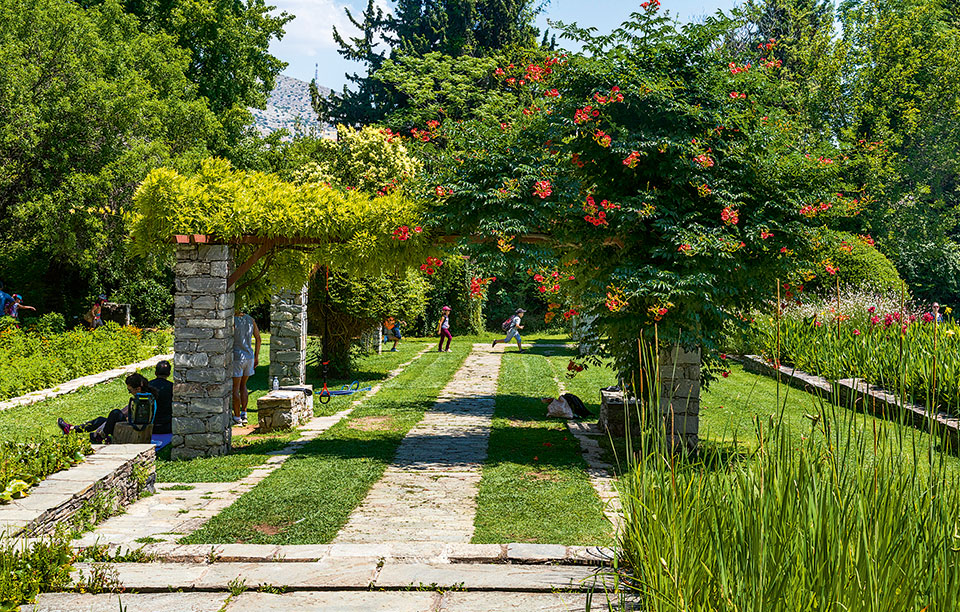 και-στην-αθήνα-περνάμε-καλά-2202383