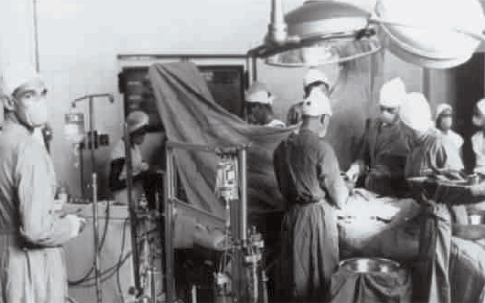 η-πρώτη-μεταμόσχευση-καρδιάς-2198019