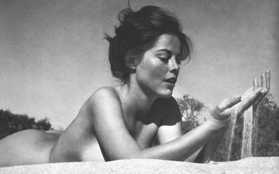 η-νταϊάν-πάνω-στην-άμμο-2199935