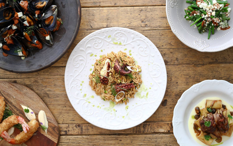 reeza-rocabella-μοντέρνα-ελληνική-κουζίνα-με-ουσί-2201943