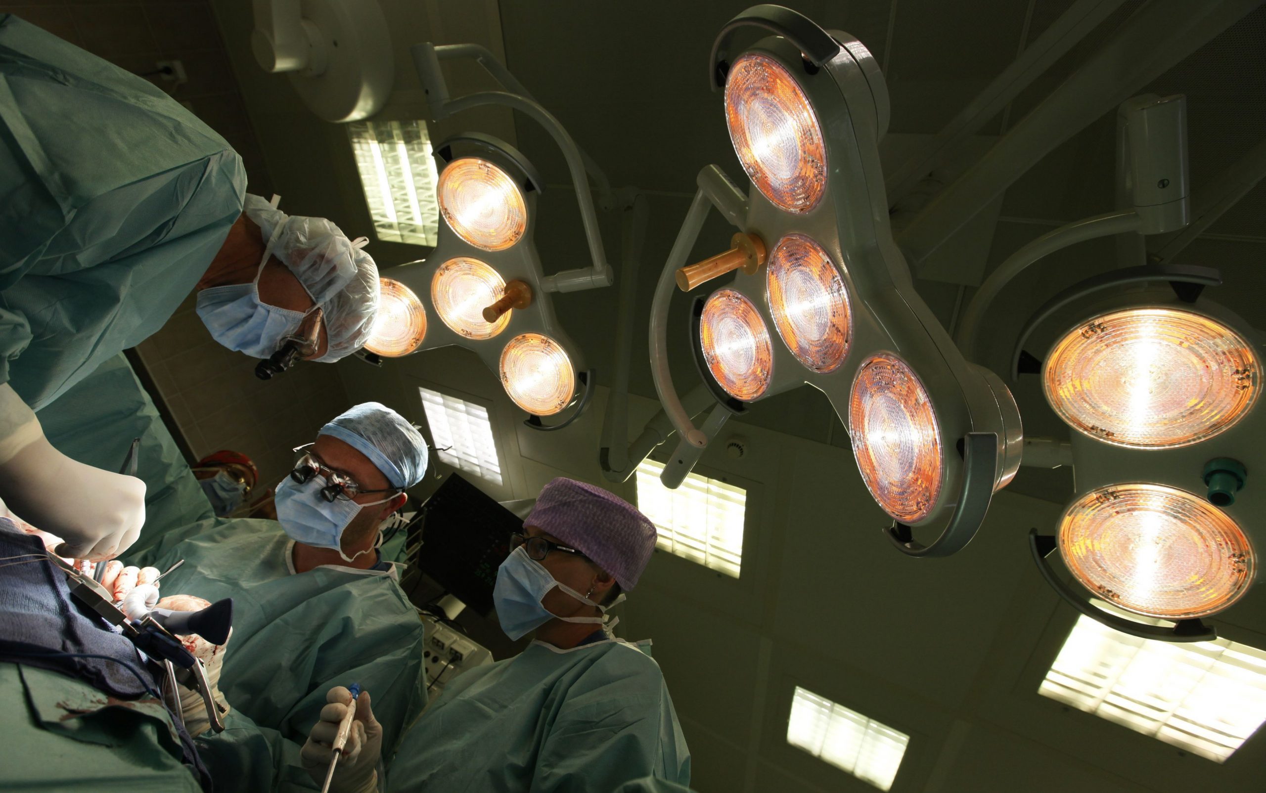 ερευνα-οι-πολλές-ώρες-δουλειάς-συνδέο-2201228