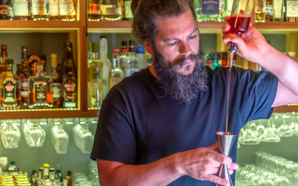 kouchico-ένα-σπουδαίο-κοκτέιλ-μπαρ-στην-ερμο-2199320