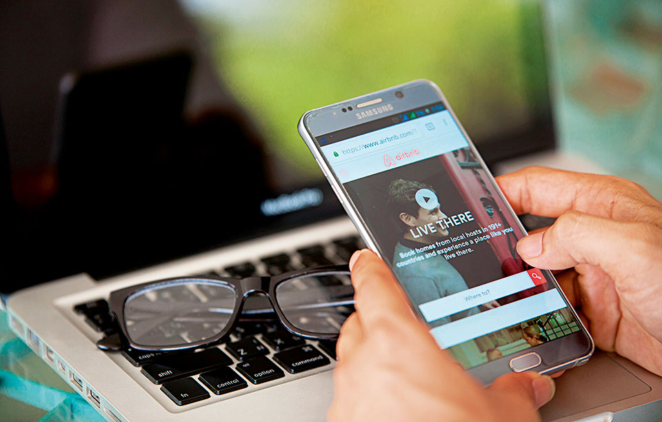 η-airbnb-γίνεται-premium-2198747