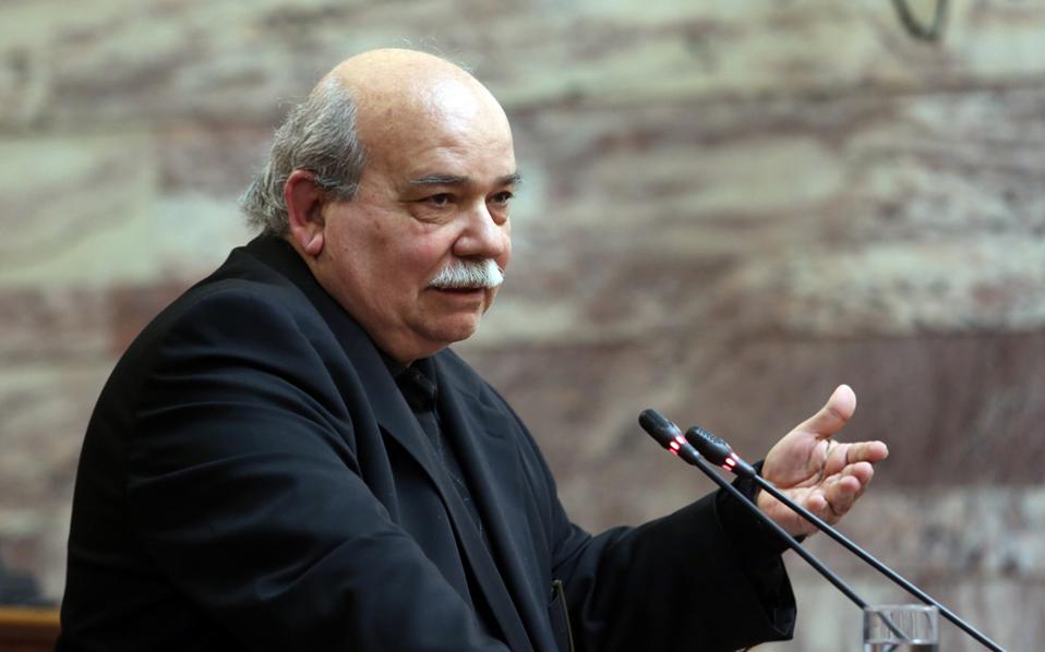 ανεκτικός-βούτσης-για-ρουβίκωνα-2202635