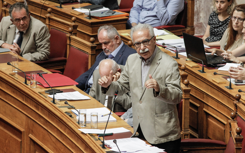 θολά-σημεία-στο-νομοσχέδιο-για-τα-αει-2202824