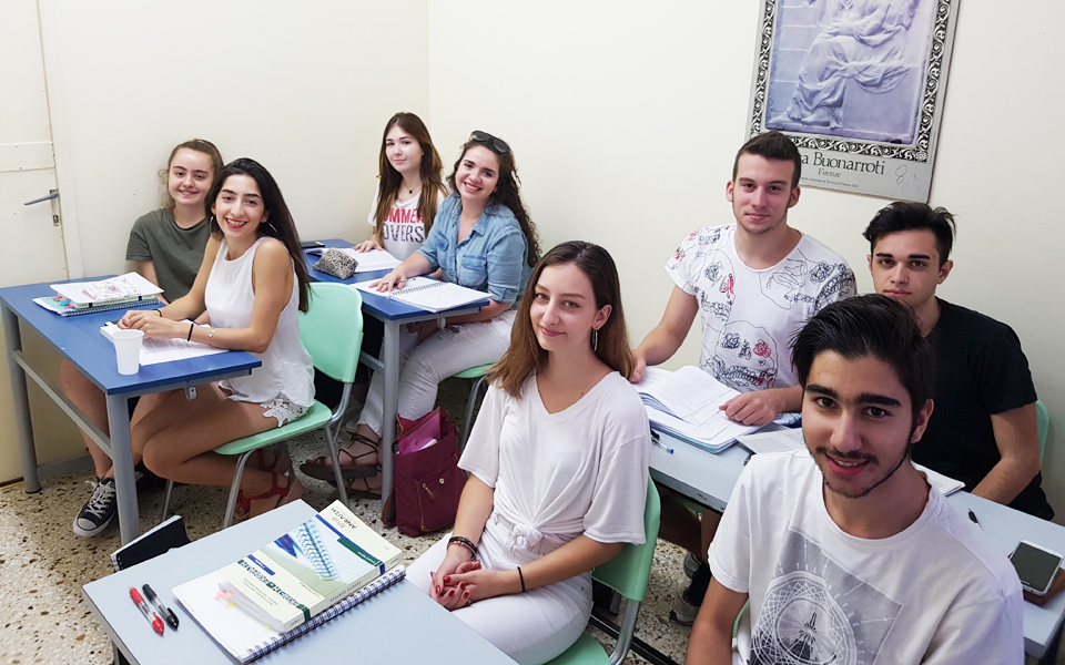 επιστροφή-στην-πατρίδα-για-πανελλήνι-2203656