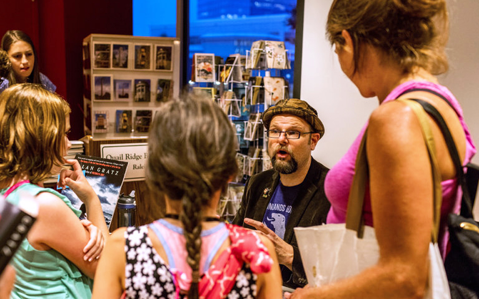 παιδικά-βιβλία-εξερευνούν-το-προσφυγ-2204505