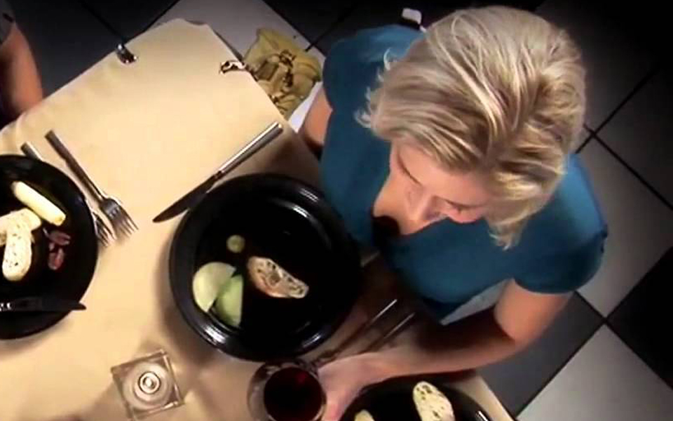 με-το-βλέμμα-στο-πιάτο-2204529