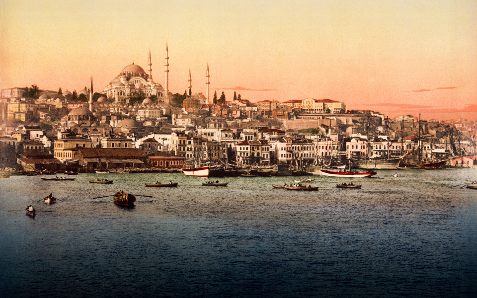 ξαναγράφοντας-την-ιστορία-στην-κόψη-τ-2204903