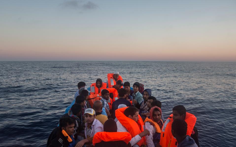 προσφυγικό-με-το-βλέμμα-στραμμένο-στη-2205841