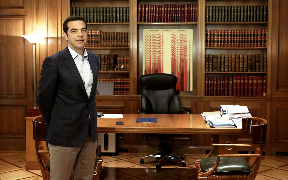 στον-μακρόν-επενδύει-το-μαξίμου-2205811