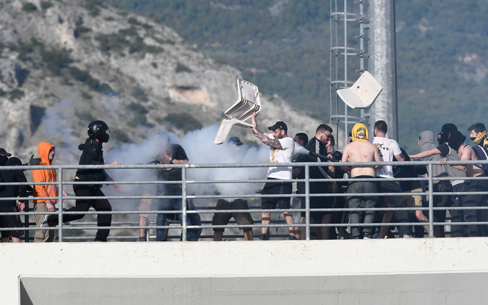 ανέκρουσαν-πρύμναν-επο-και-κυβέρνηση-2205962